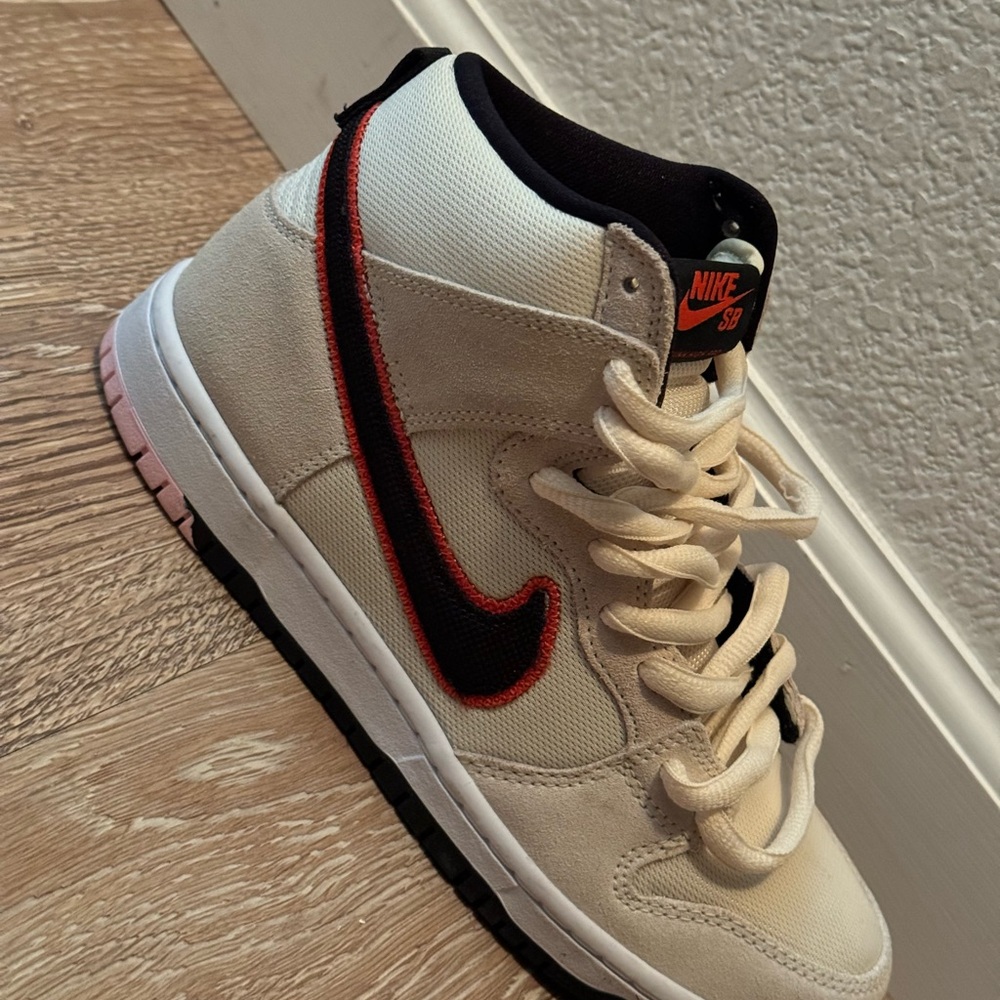 Nike MLB Sneakers Cream and Black High-Top Design